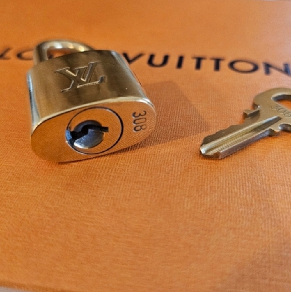 LOUIS VUITTON Authentic Lock Key Set Polished Chain Necklace Bracelet - Picture 2 of 12